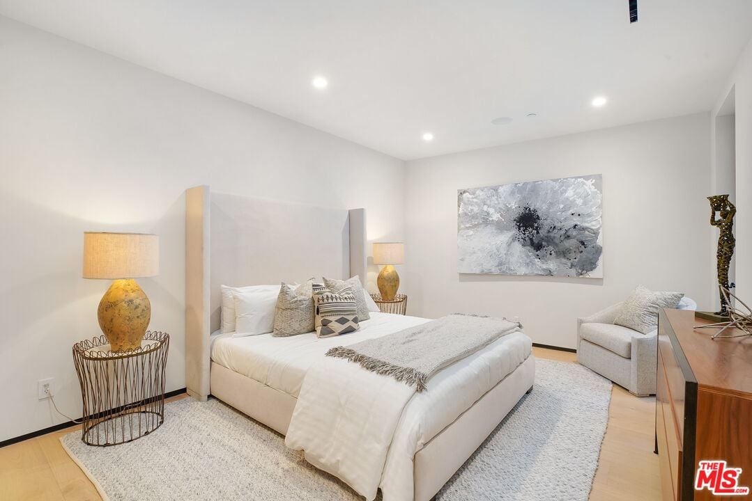 Windmere Crest, Dorrington Ave, 90048