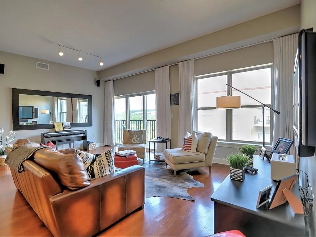 200 River Vista Dr #733