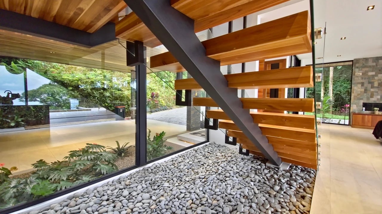 21094N - Luxury Ocean-View Villa in Costa Verde - The Jade Horizon