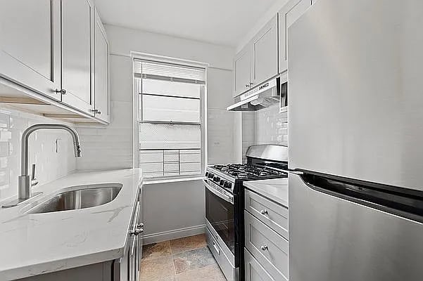 225 East 46th Street Unit: 9H