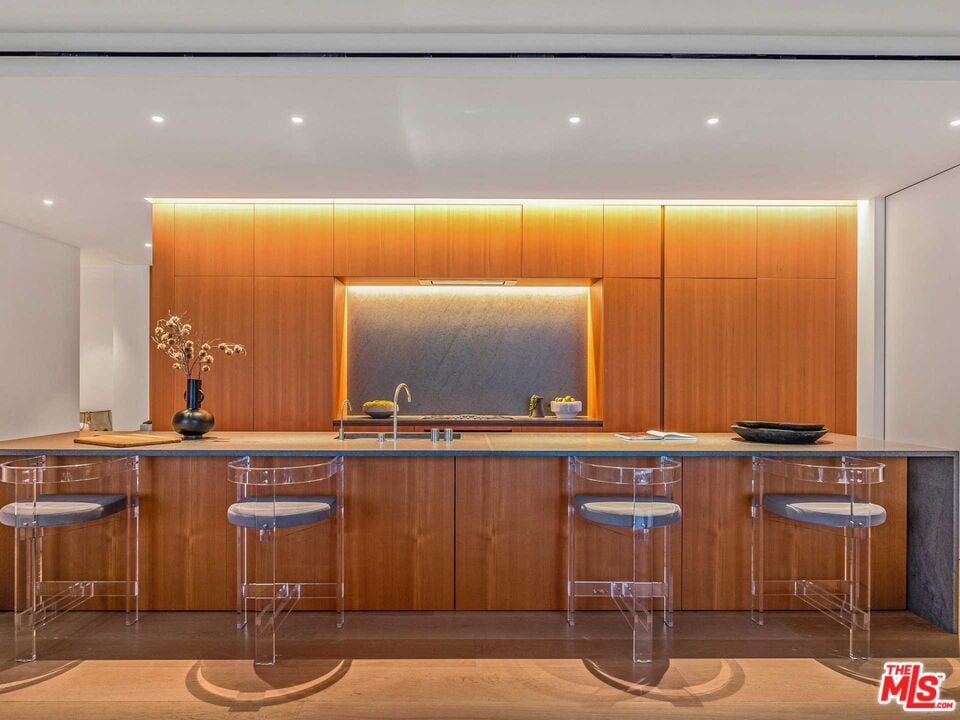 9040 W Sunset Blvd, #1103
