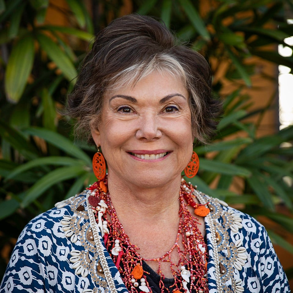 Gerri Cragnotti Glendale, CA Real Estate Agent Headshot