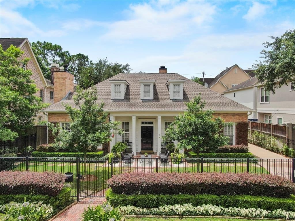 5 Hackberry Ln