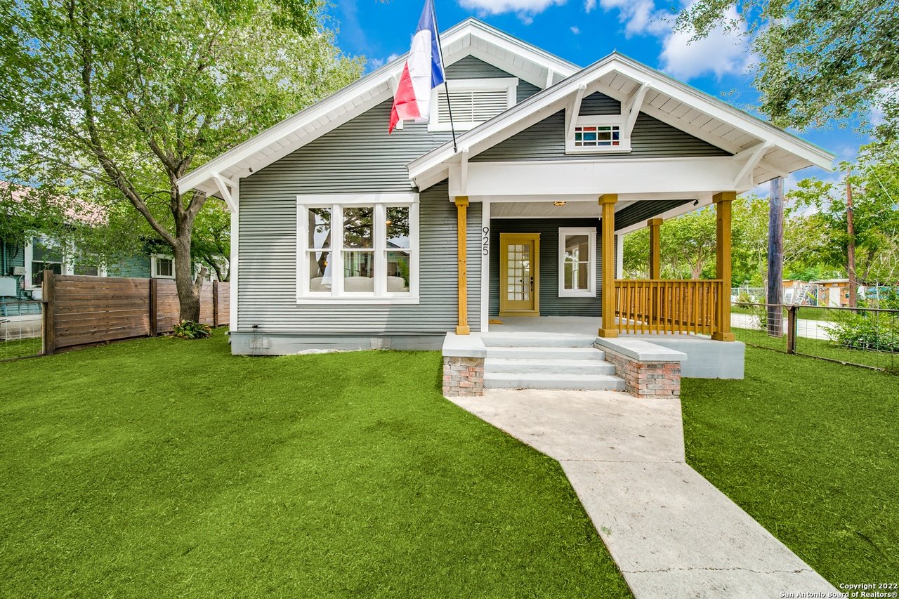 925 Burleson
