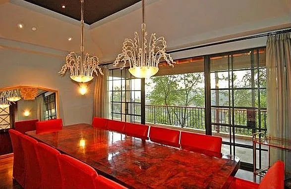 9371 Beverly Crest Dr