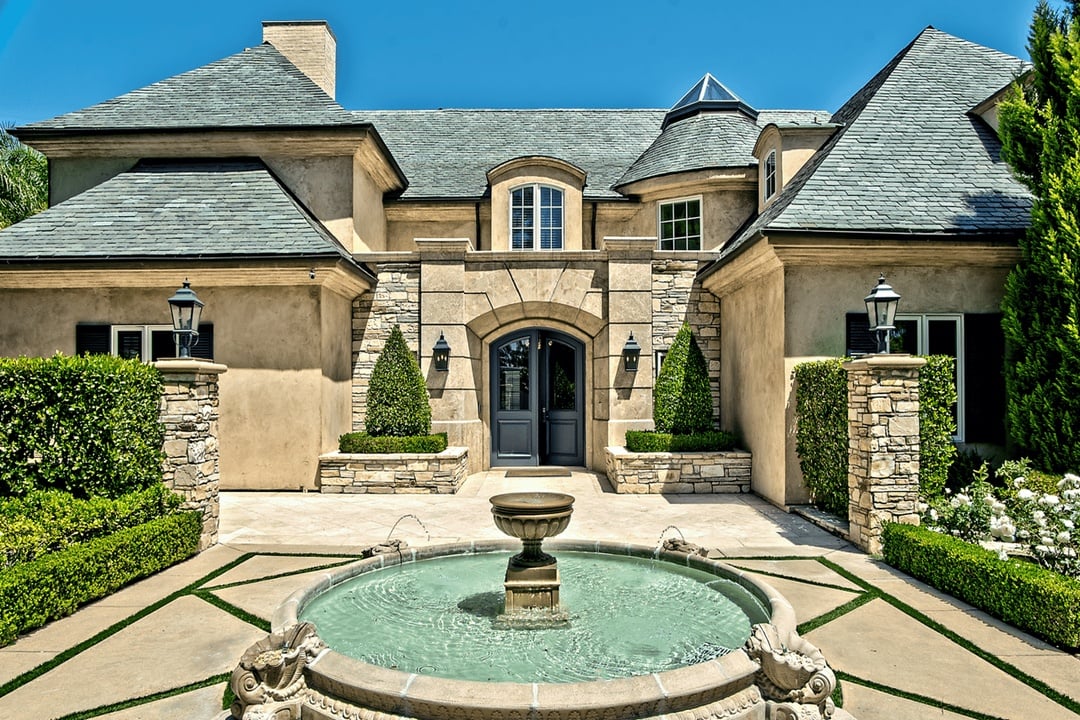Infinity Manor