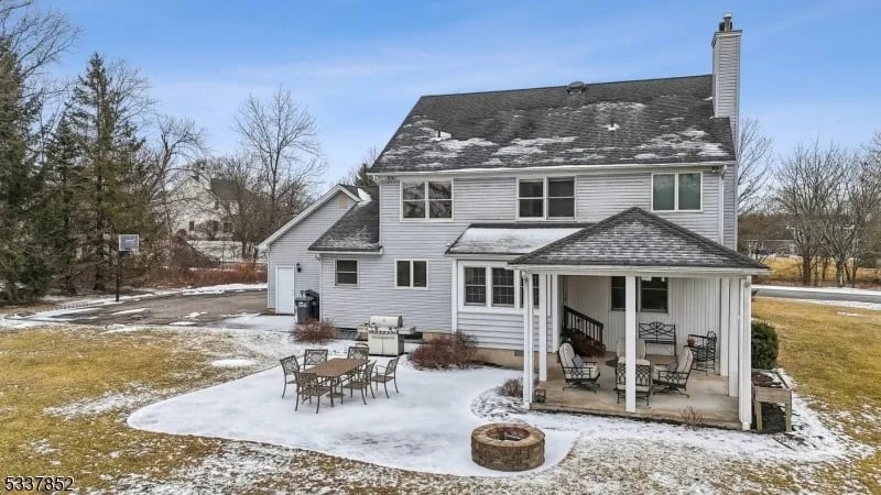4 Lottings Purchase Rd