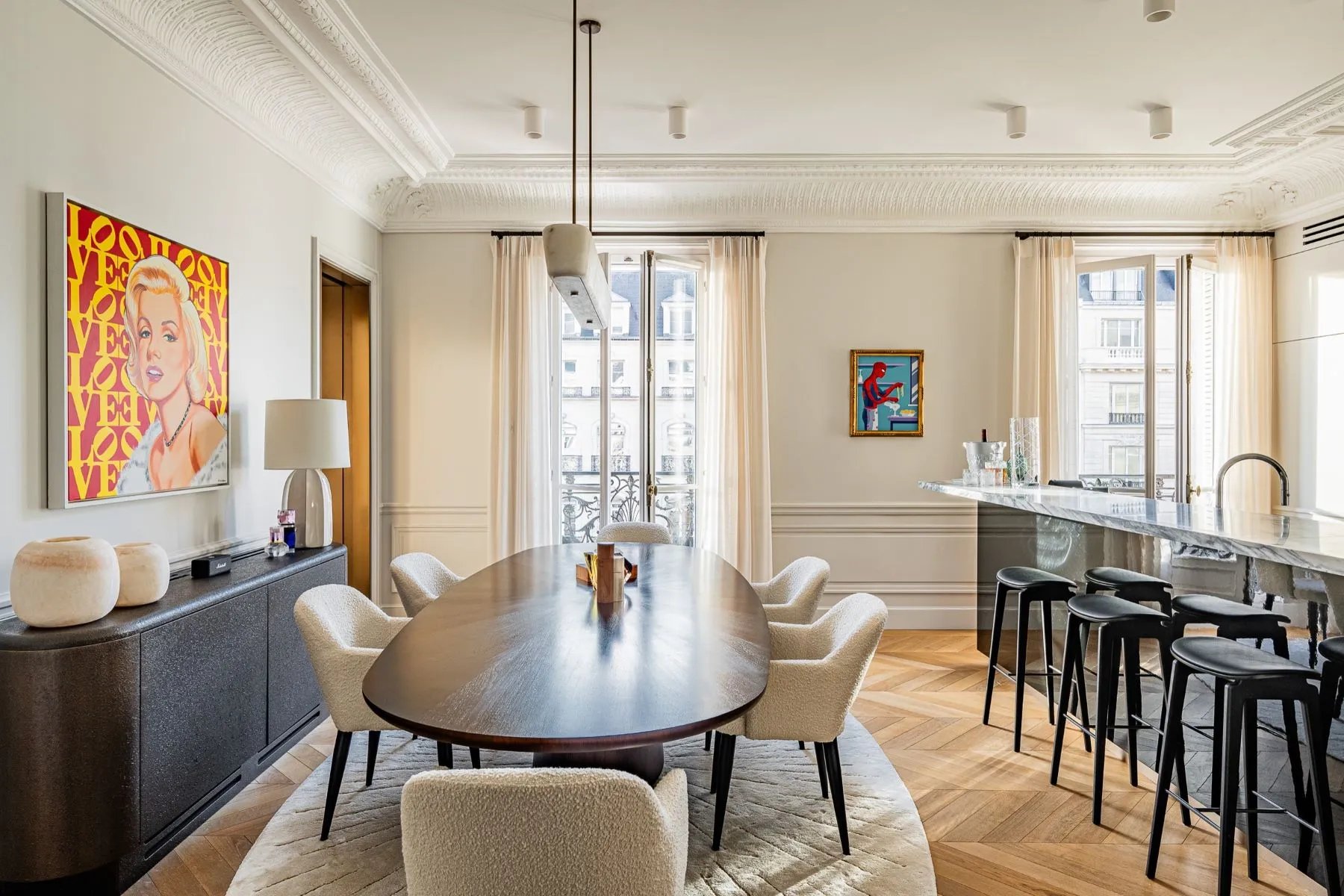 Prestigious apartment in golden triangle Paris 8