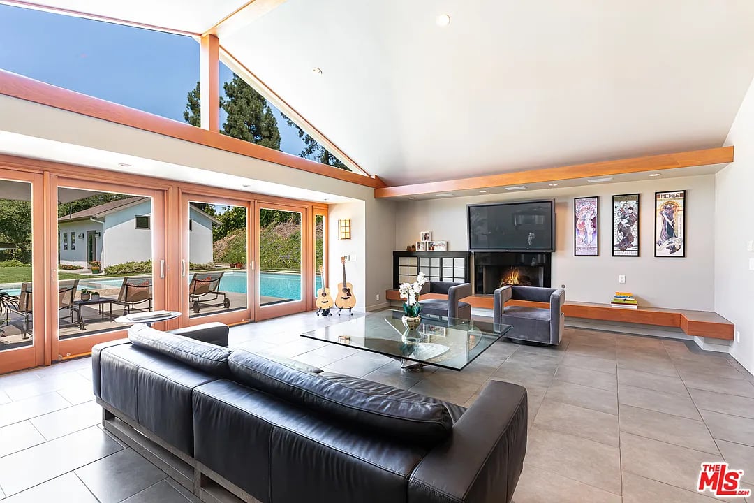 16231 Meadowridge Way