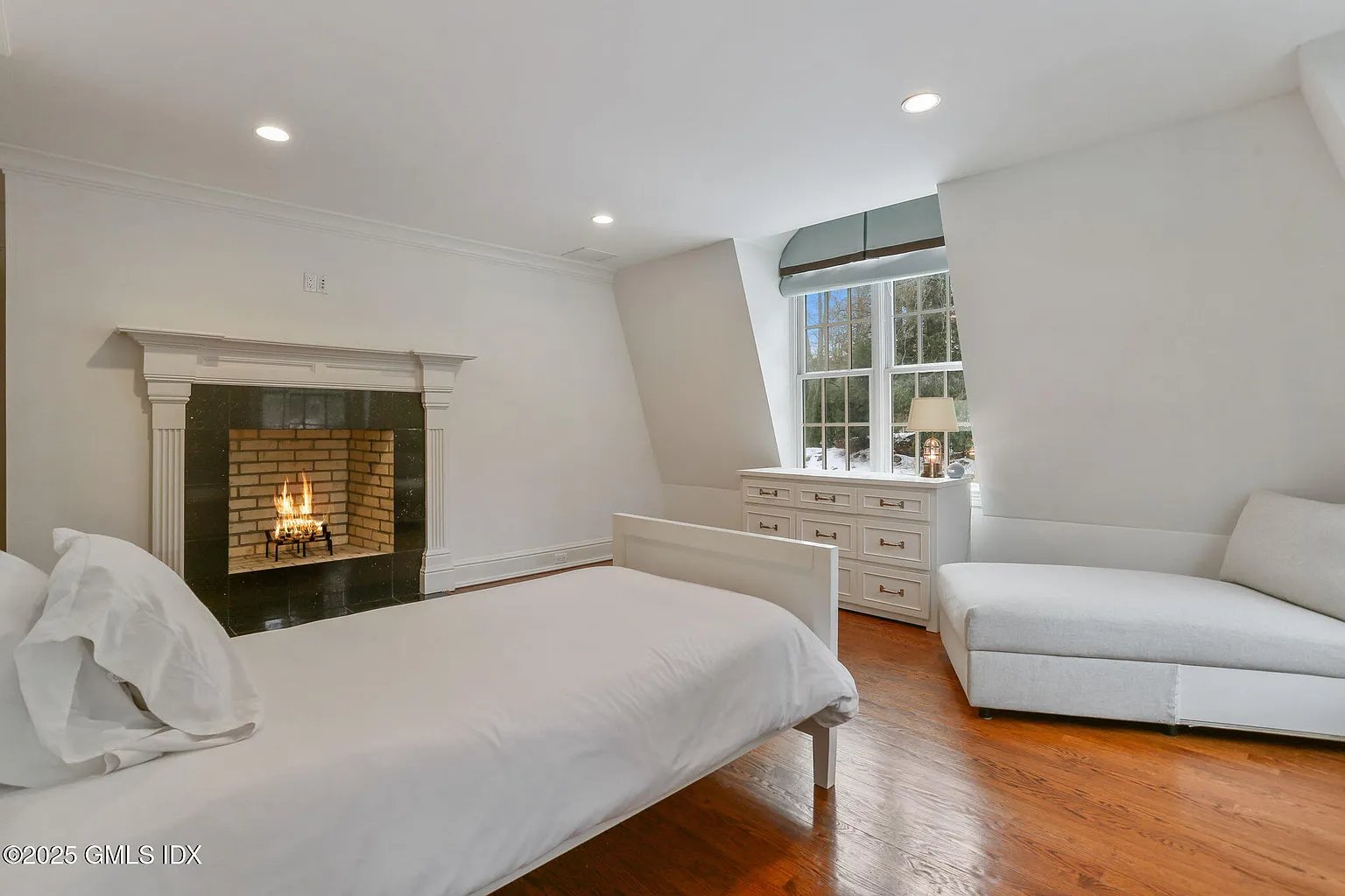 70 Sherwood Ave