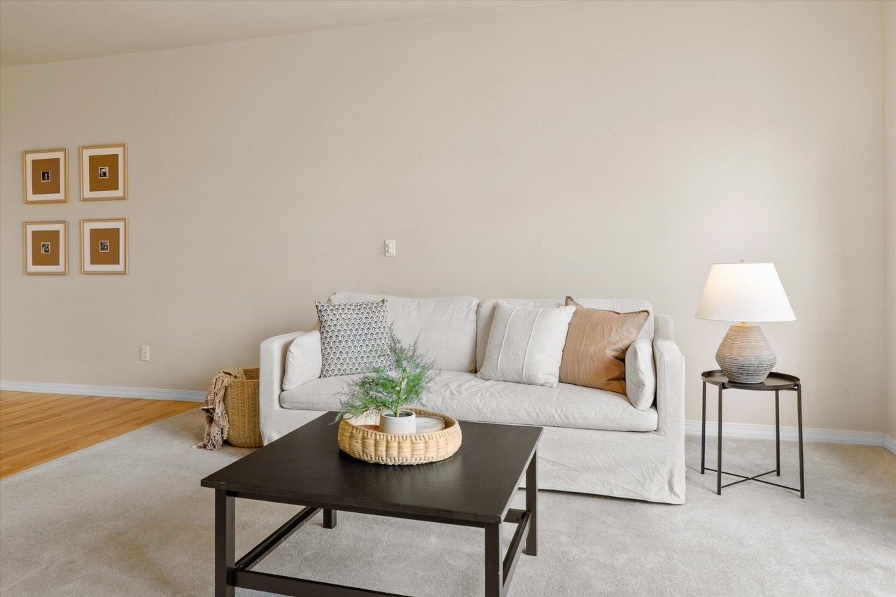 61148 Foxglove Loop