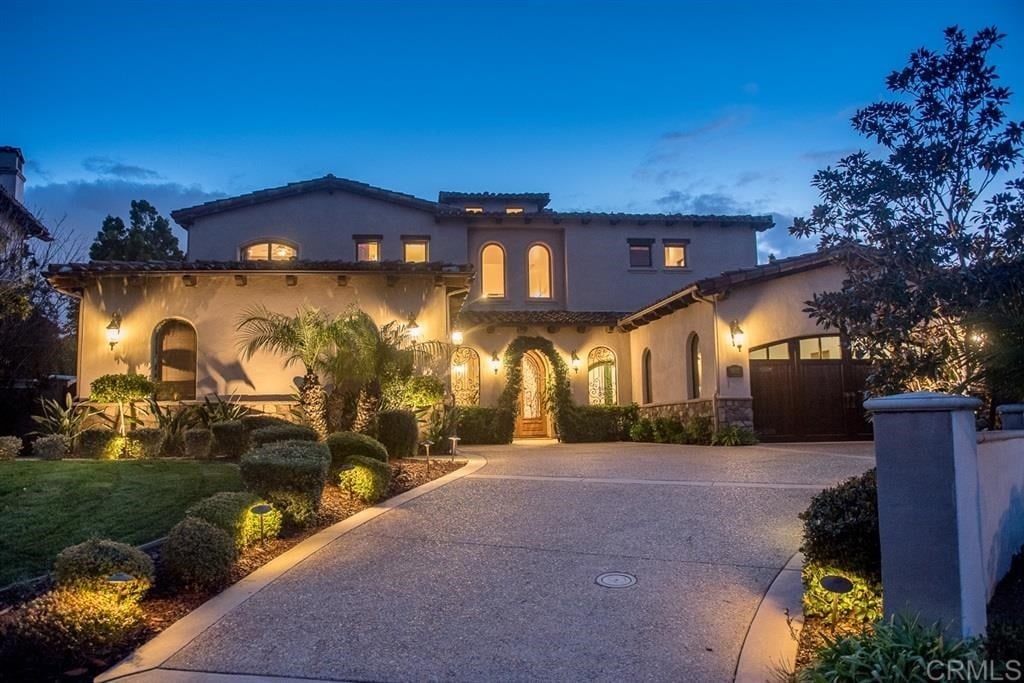 5805 Meadows Del Mar