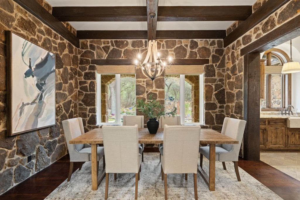 16005 Pontevedra Place