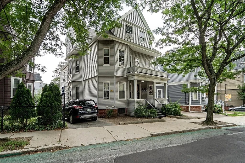 220 Summer St