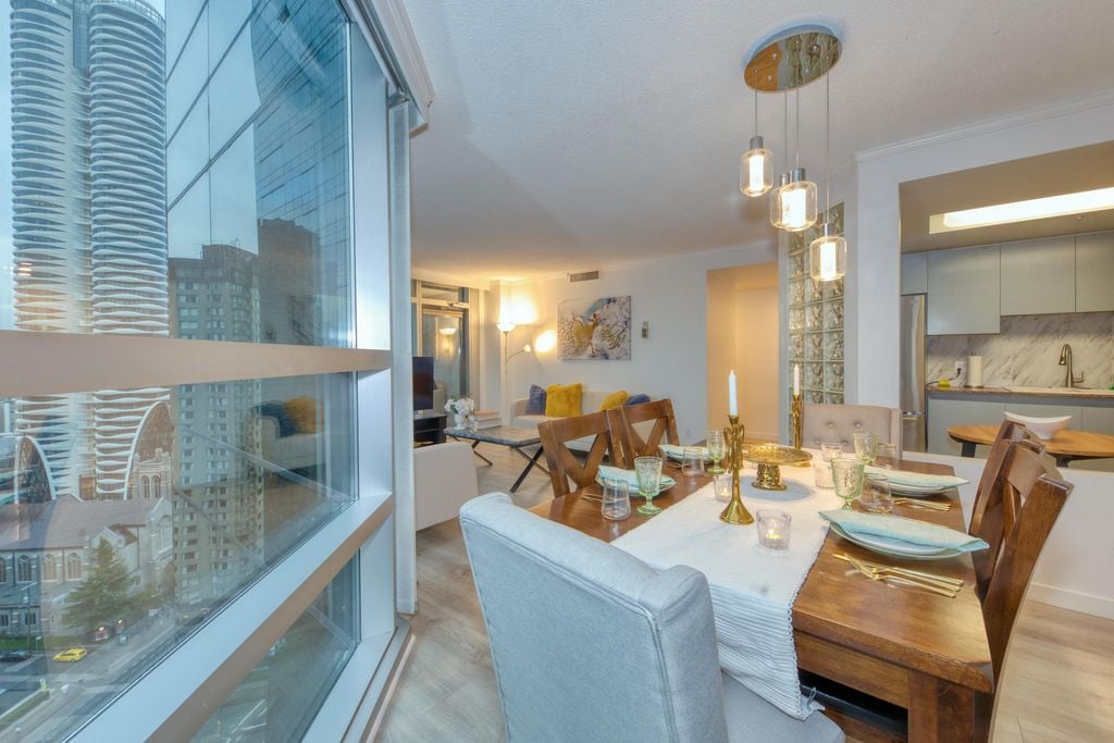 1050 Burrard St, #2303