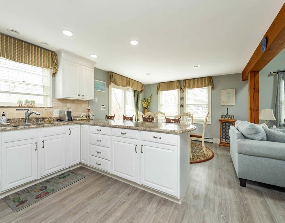 45 Schoolhouse Rd