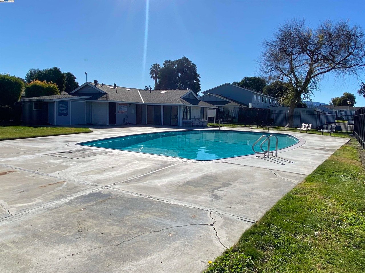 482 Tanfield Ln