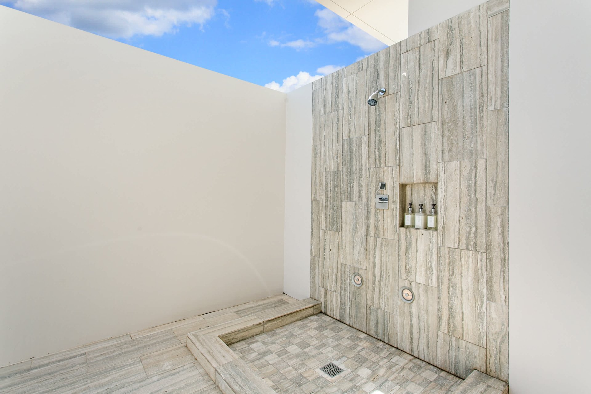 Four Seasons - Penthouse 450