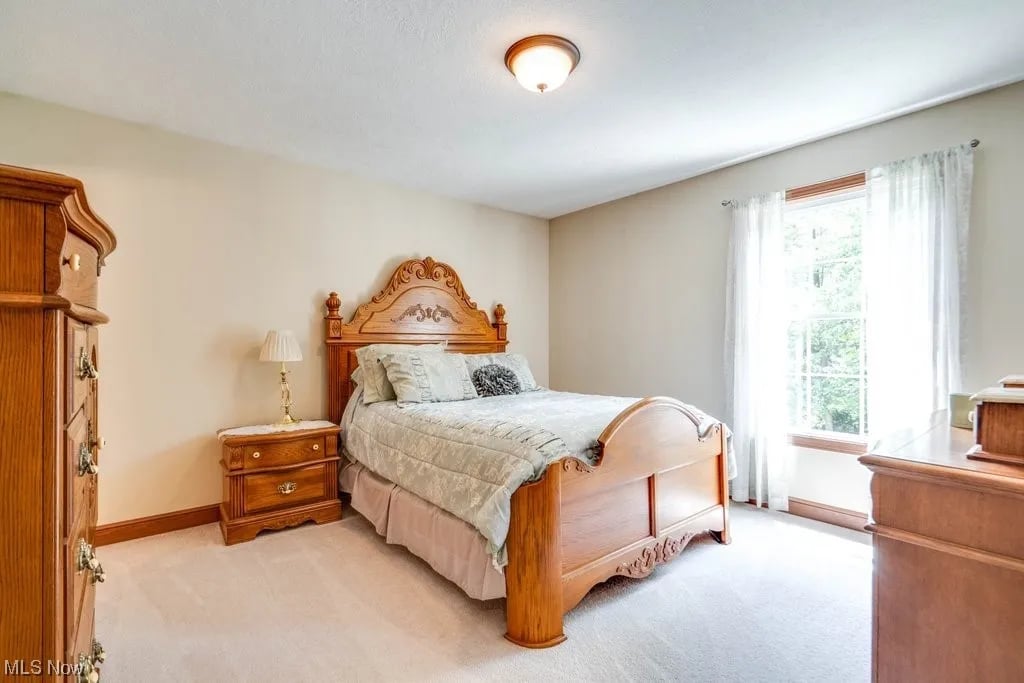 2274 Angela Vista