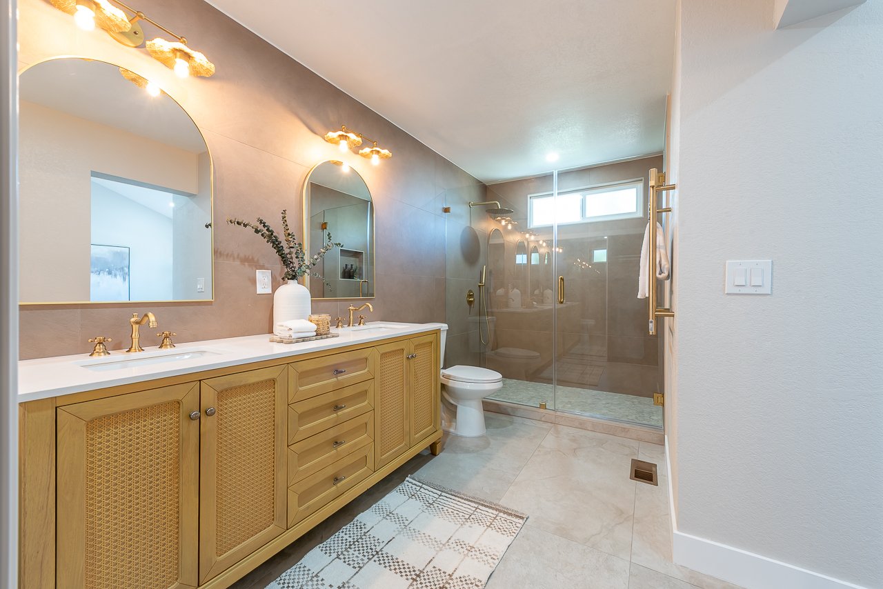 Newly Remodeled. 1 Bed/Bth down, Pioneer Elem!