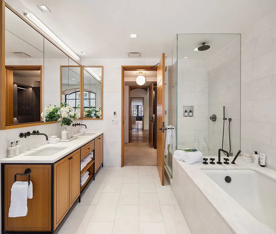 36 Bleecker Street, 3D