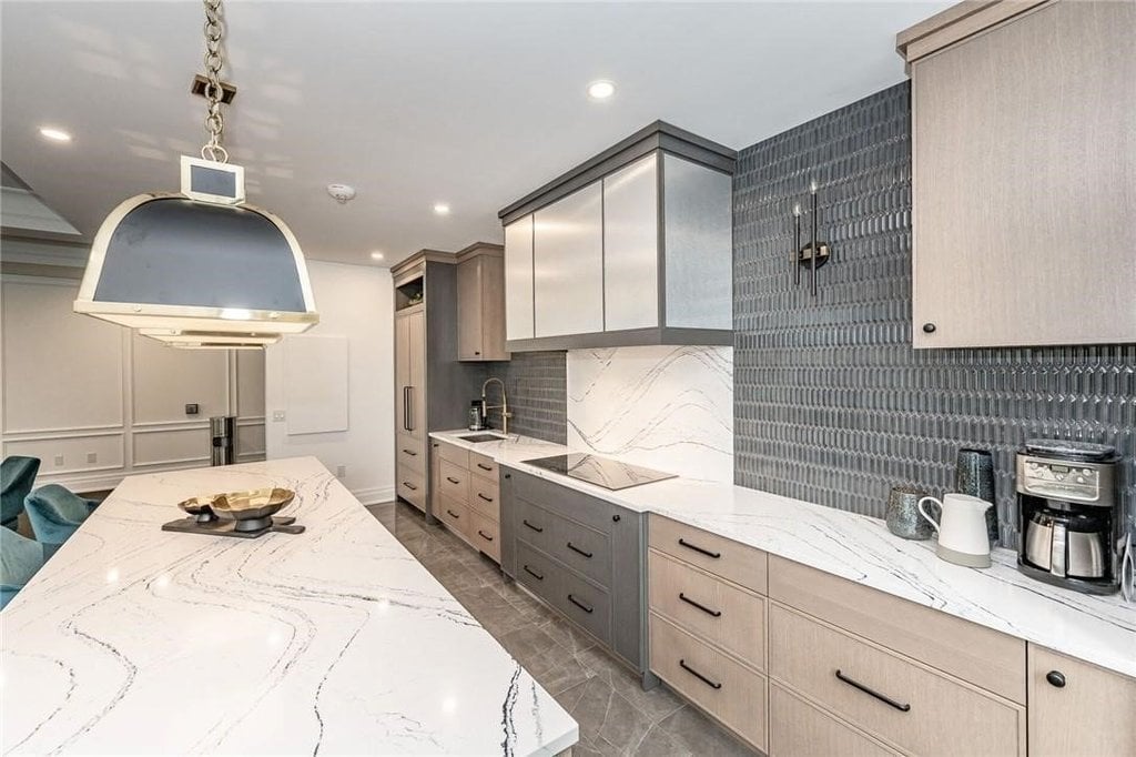 2060 Lakeshore Road #2101