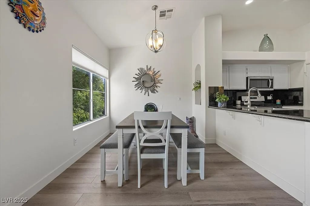 5000 Red Rock Unit: 240