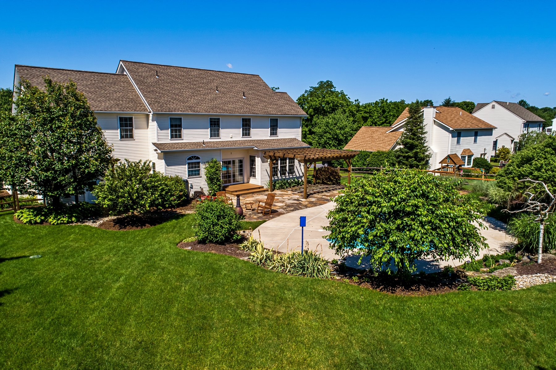 2237 Apple Road