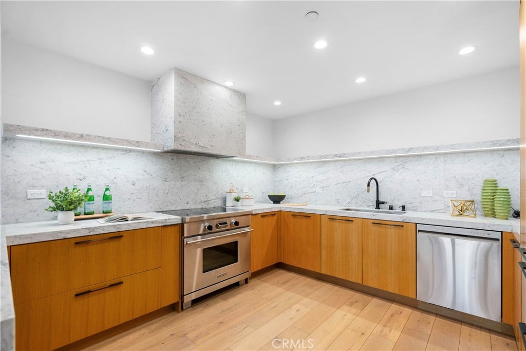 6250 Hollywood Blvd, #14F