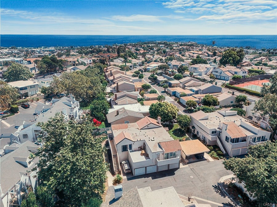 24096 Paseo Corona