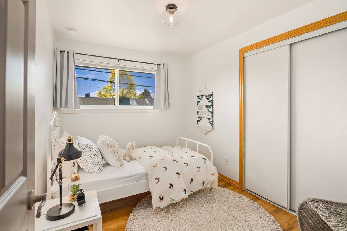 Charming Views in Arbor Heights