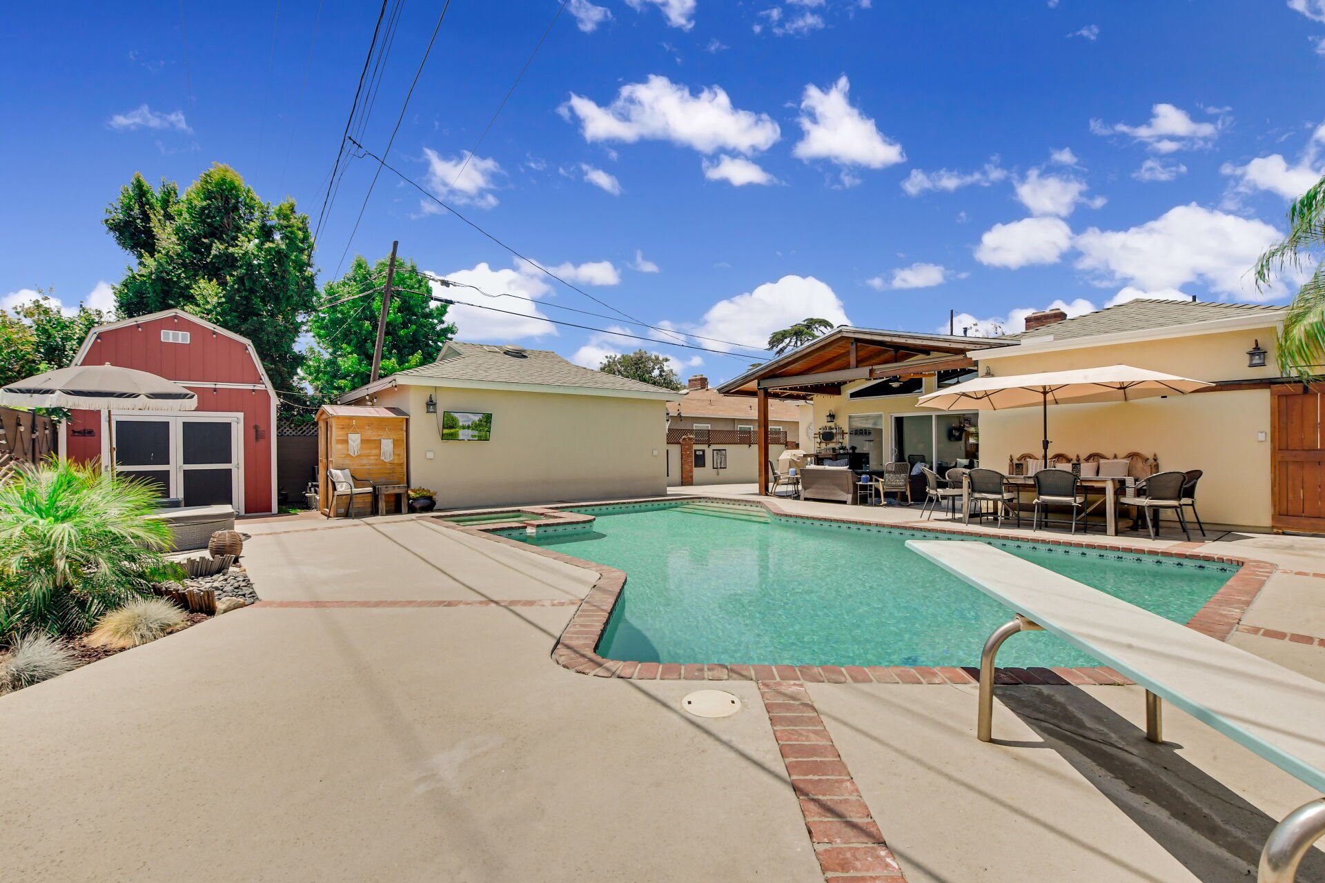 1720 E Walnut Creek Parkway