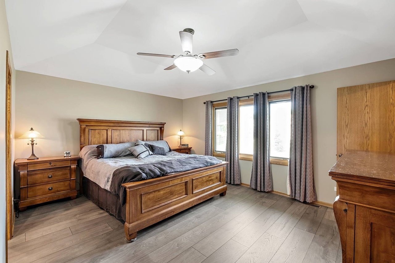 15560 New England Ave