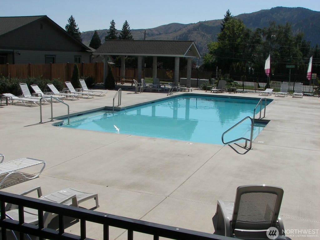 320 Village Dr