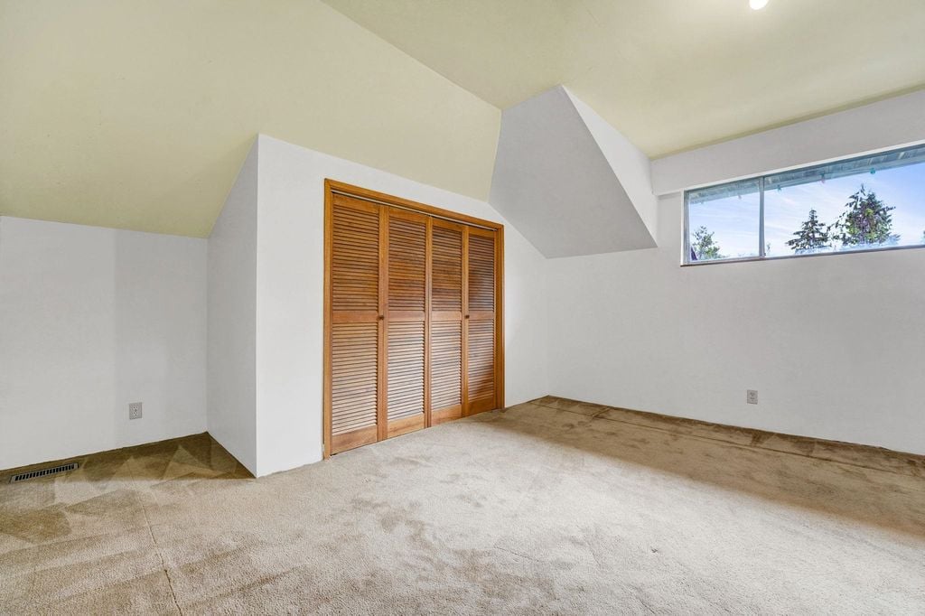 571 Glenross Rd