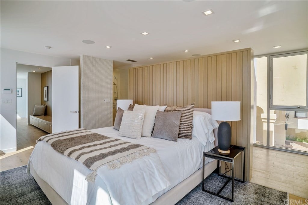 131 2nd St