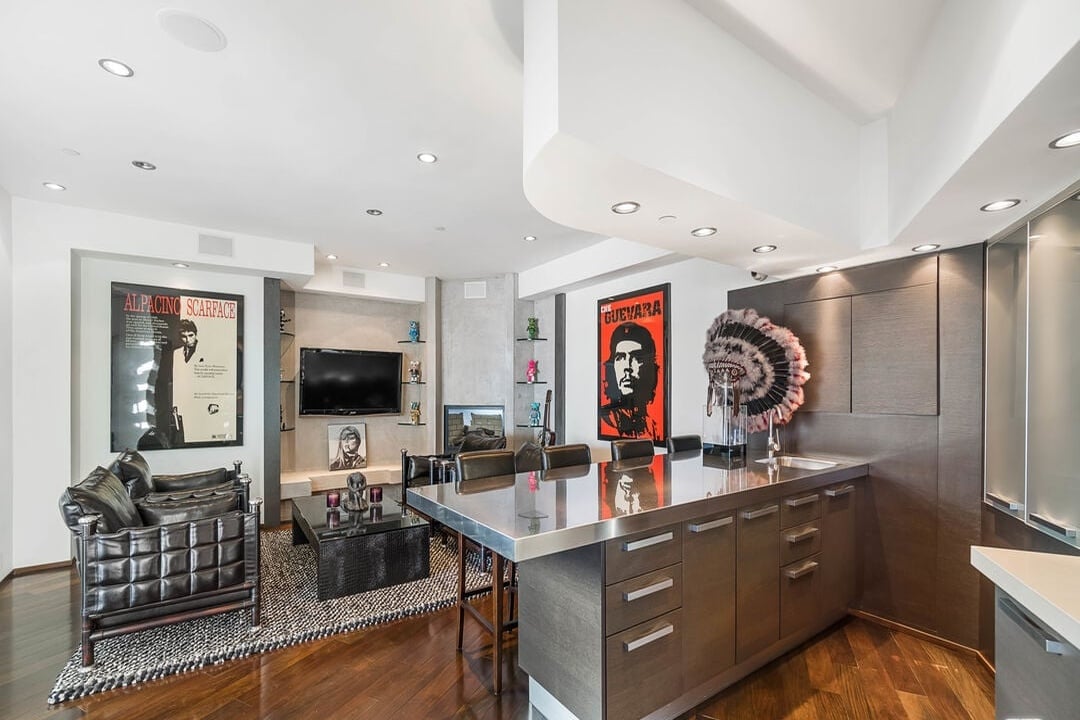 Luminor Crest, Viewmont Dr, 90069