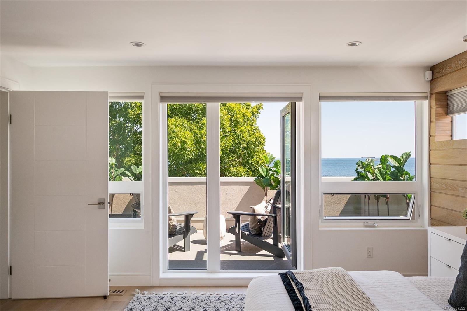 2378 Esplanade