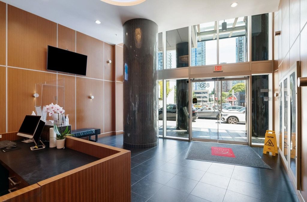 833 Seymour St, #803