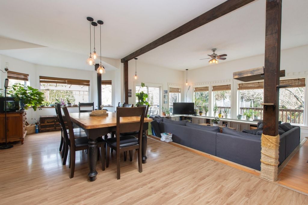 26 Bracken Pkwy