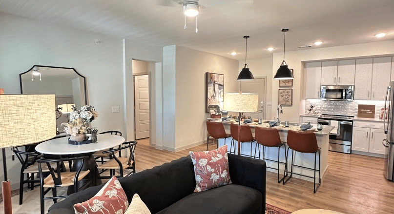 3 Months Free & $1,000 Look & Lease Gift Card!