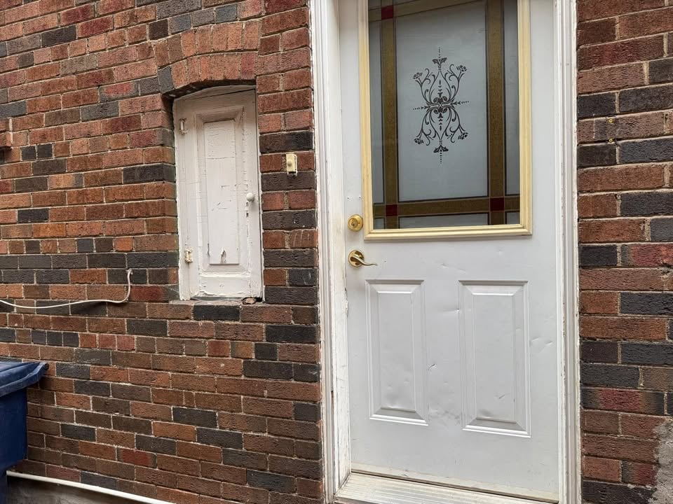 926 Avenue Road Lower