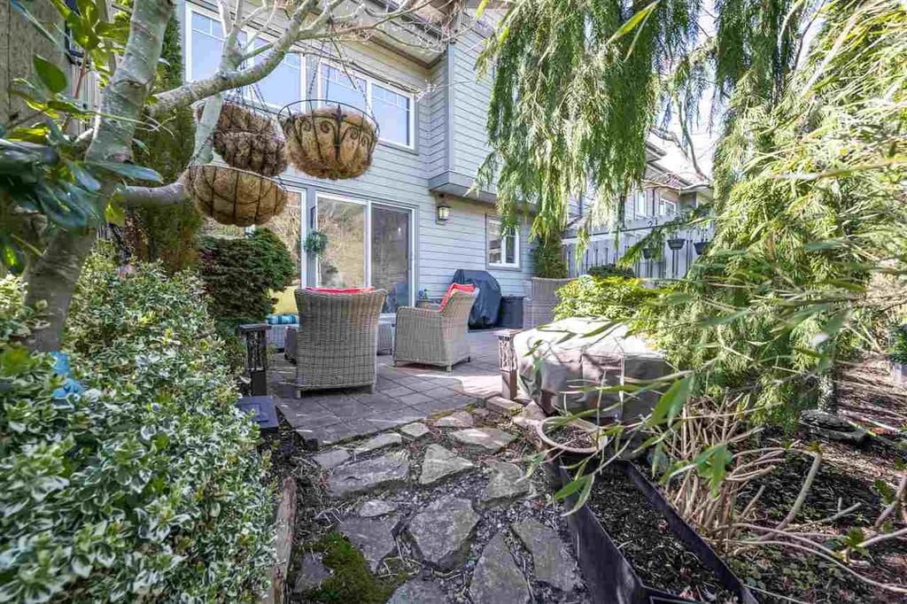 28 Whitecap Ct