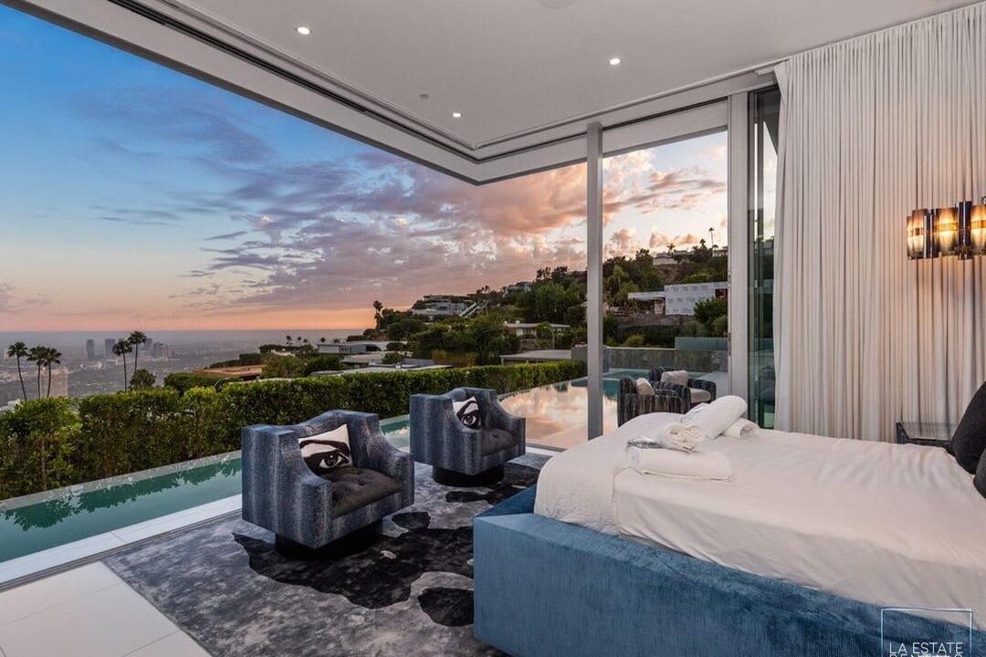 Velvet House