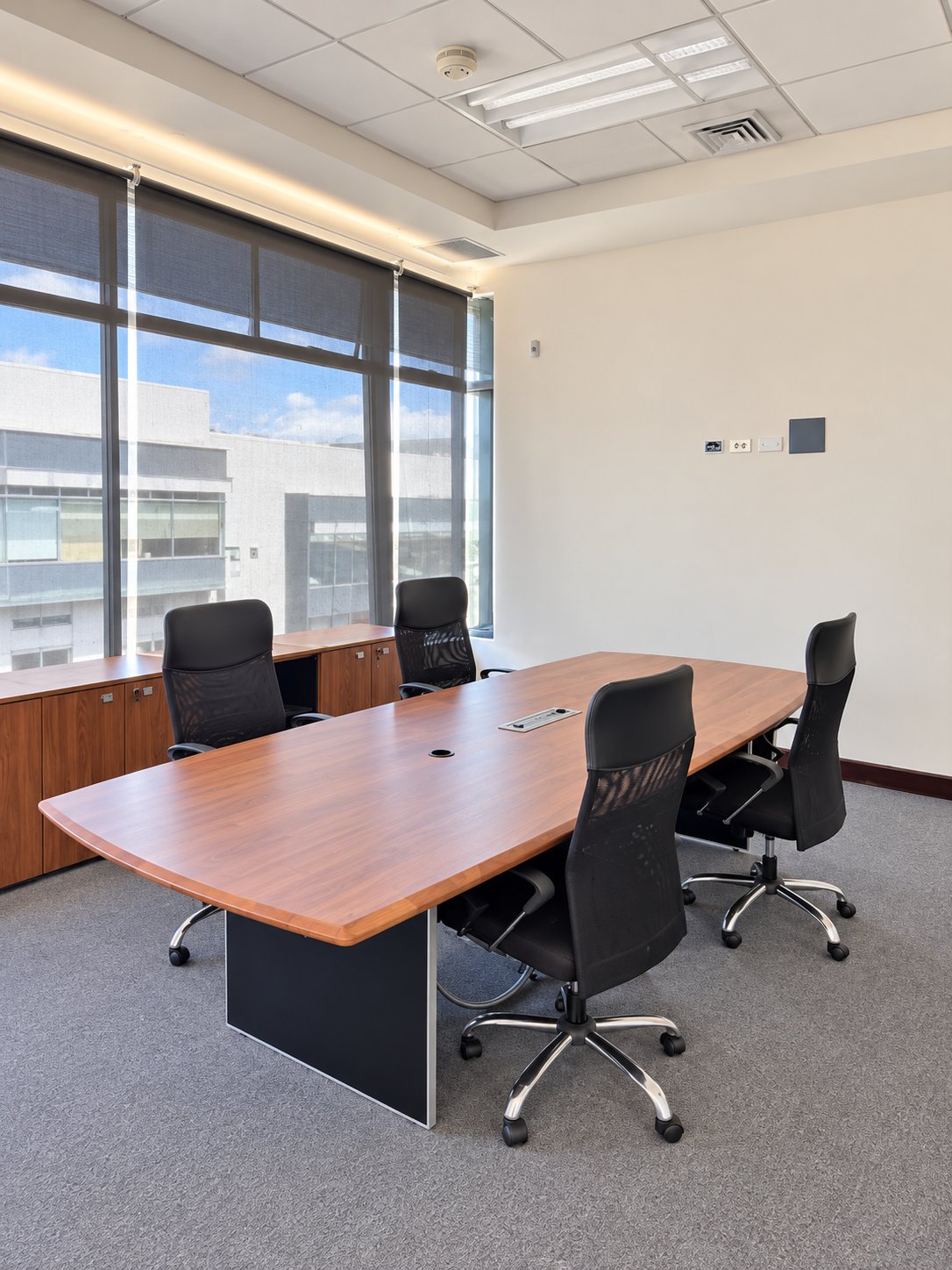 21577 - Office-Warehouse for sale with Tenant