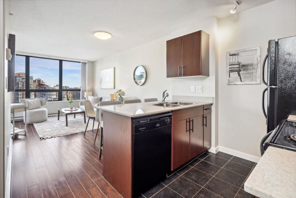 938 Smithe St, #2023