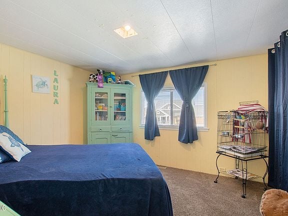 12507 Terry Ave, Wayland, MI 49348