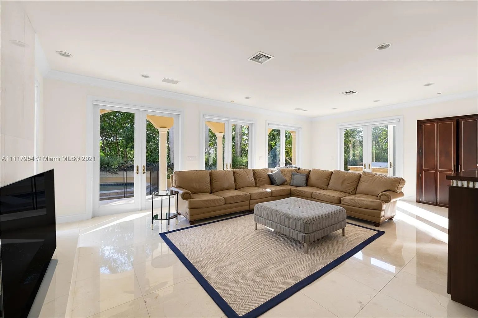 208 Costanera Rd