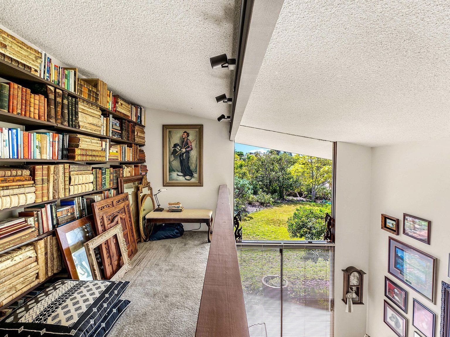 675 Fairway Dr, Camarillo, CA 93010