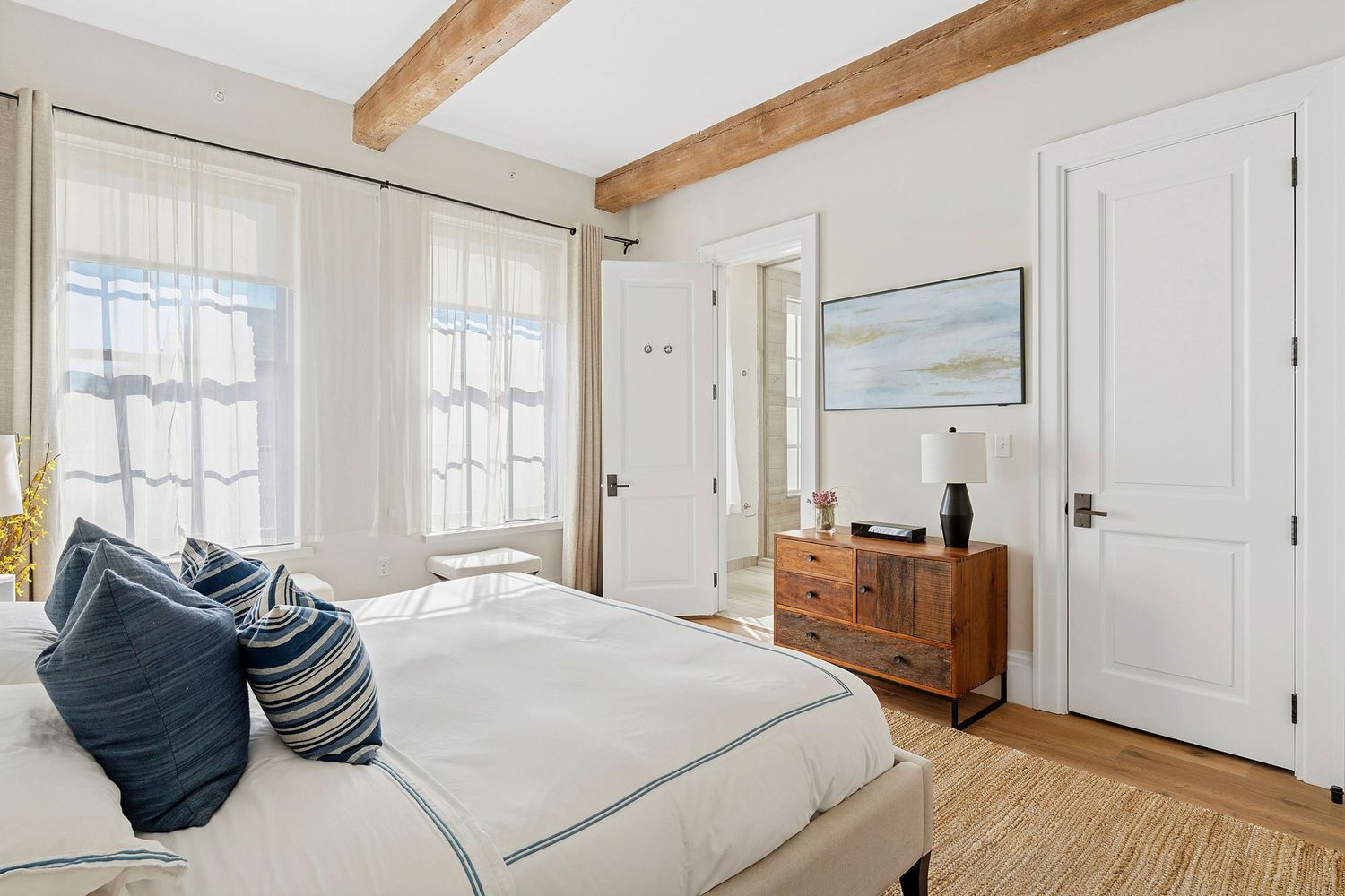 A Glamorous Watchcase Penthouse